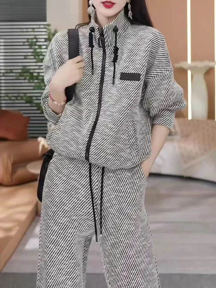 Fashion Casual Striped Top Sports Two-Piece For Women's Spring Autumn New Style Loose And Slim Wide Leg Pants Set