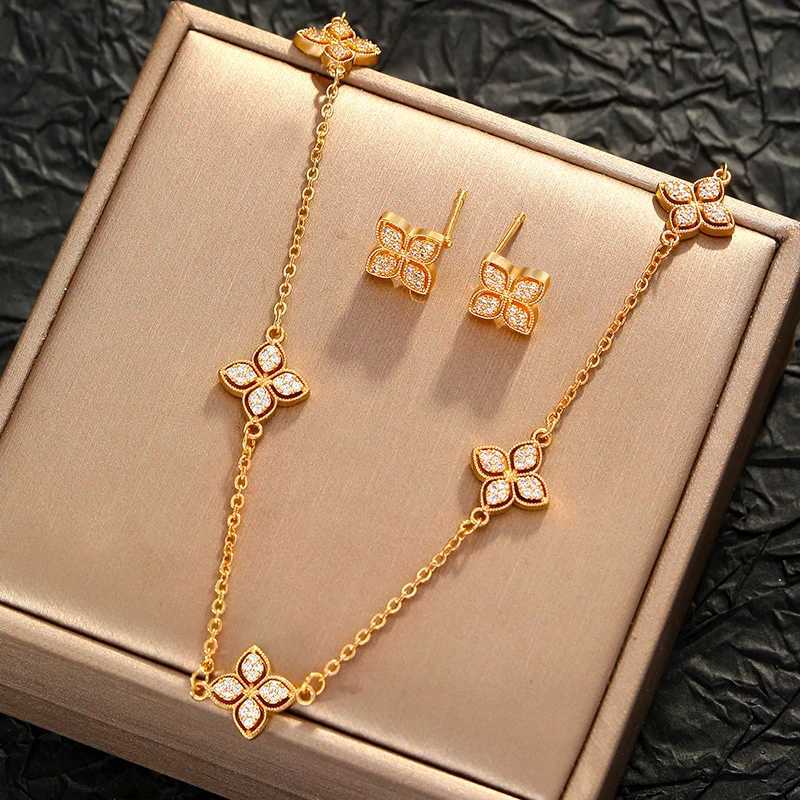 Earrings Necklace High Quality 18K Gold Plated Four Leaf Clover Flower for Women Girl Fashion Waterproof Jewelry Set Bijoux Gift H250217 WYVZ