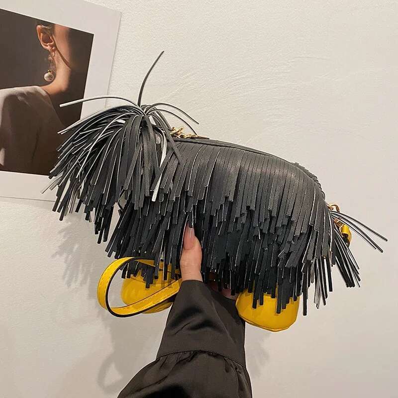 Personality Fashion PU Dog Shape Shoulder Unique Design Super Cool Exquisite Tassel Crossbody Bags For Women 2025 New Style