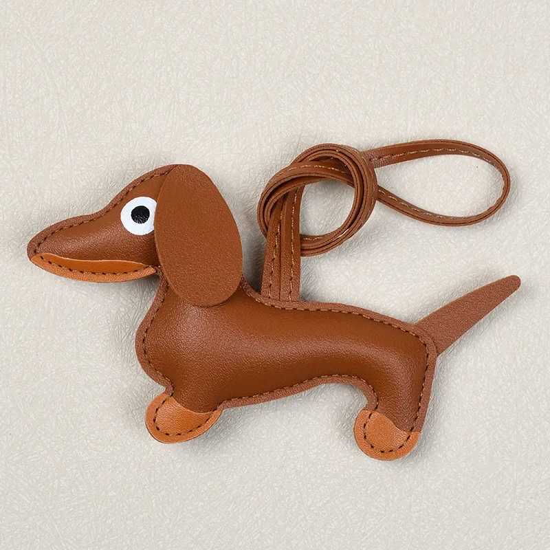 Keychains Lanyards Creative Sausage Dog Color Pendant PU Leather Keychain Cute Pocket Clothing Boys and Girls Niche Car Gift H250217