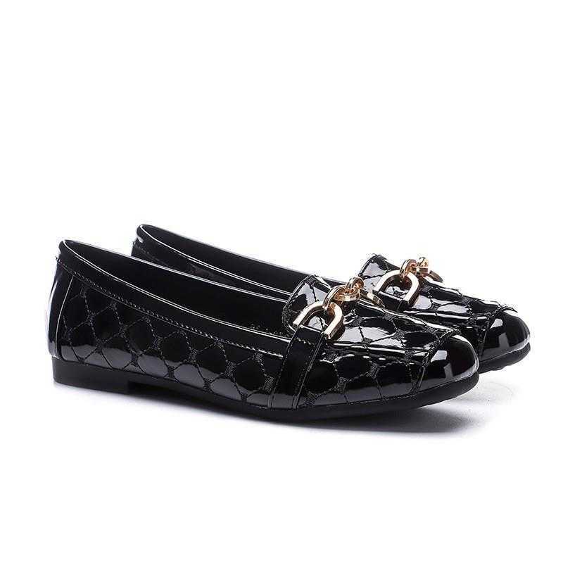 Red soled shoes, sandals, slippers, shoes Large size square toe shiny in flat bottomed soft breathable bean fashionable scoo
