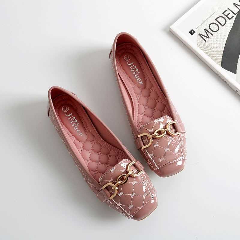 Red soled shoes, sandals, slippers, shoes Large size square toe shiny in flat bottomed soft breathable bean fashionable scoo