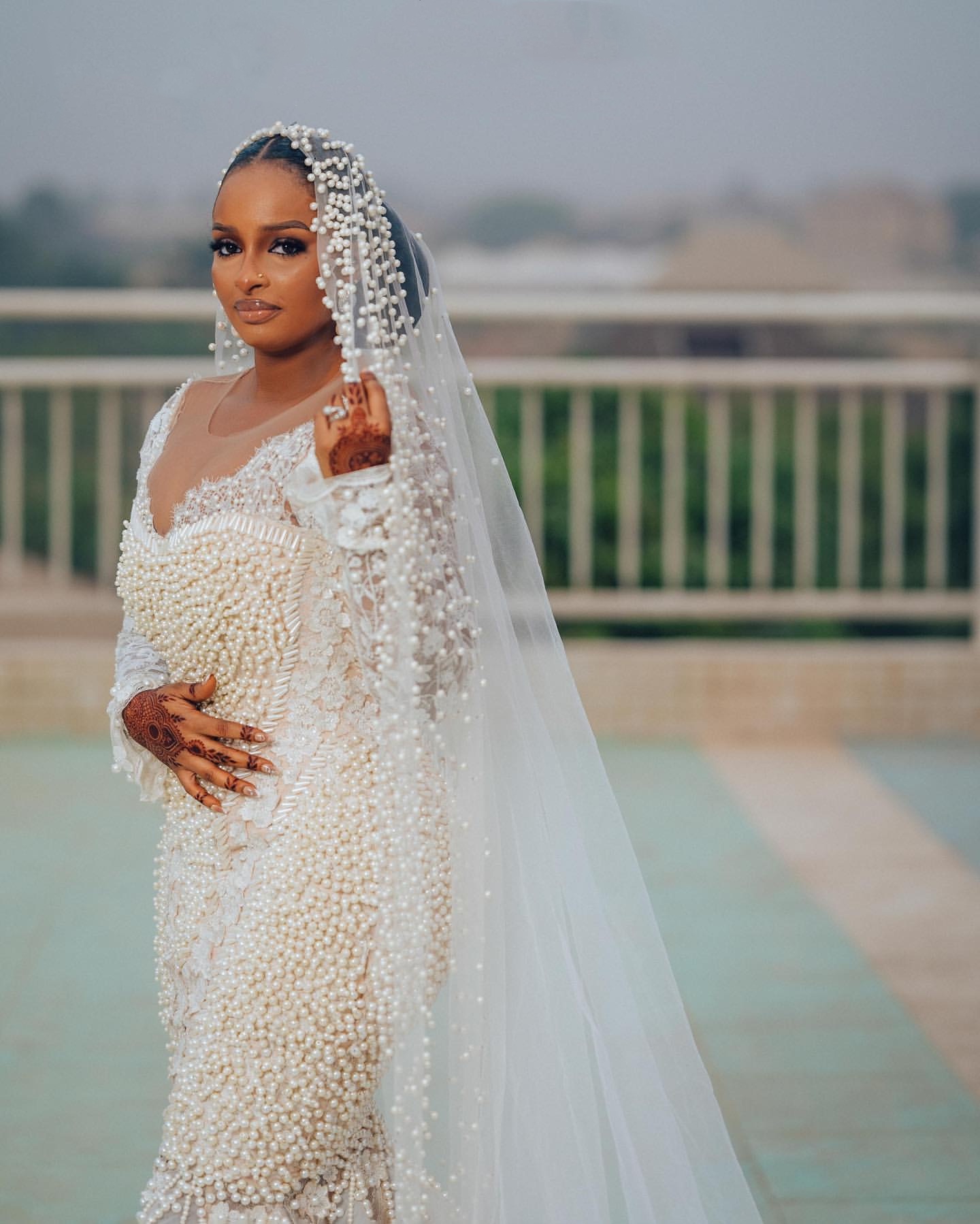 Luxury Pearls Wedding Dresses Lace Mermaid Bridal Gowns Long Sleeves Illusion Customized Princess Sweep Train Bride Dress Vestidos De Novia