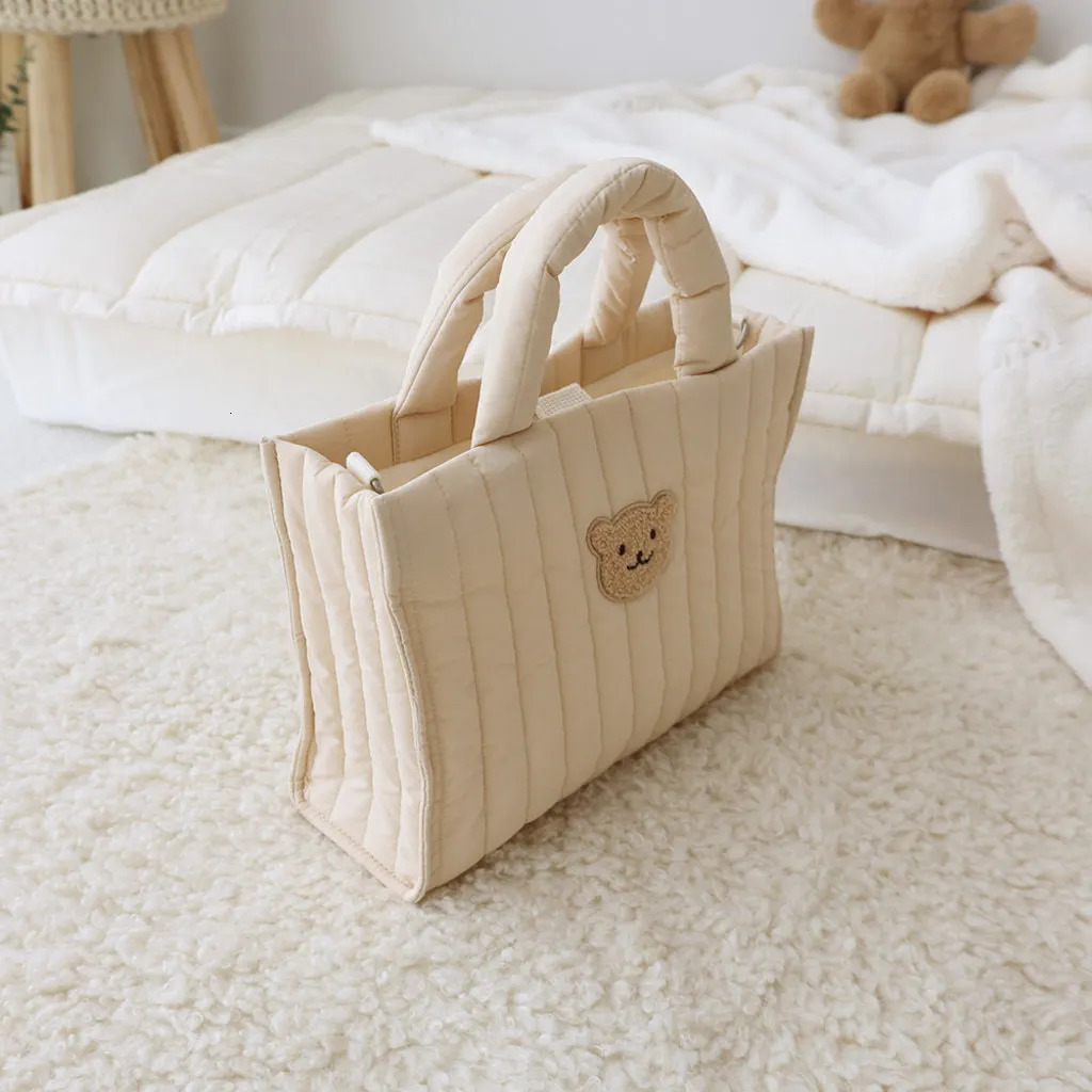 Korean Mommy Bag Cute Bear Portable Baby Diaper Pouch Organizer for The Nursery Storage Bags Strollers Handbags 250218