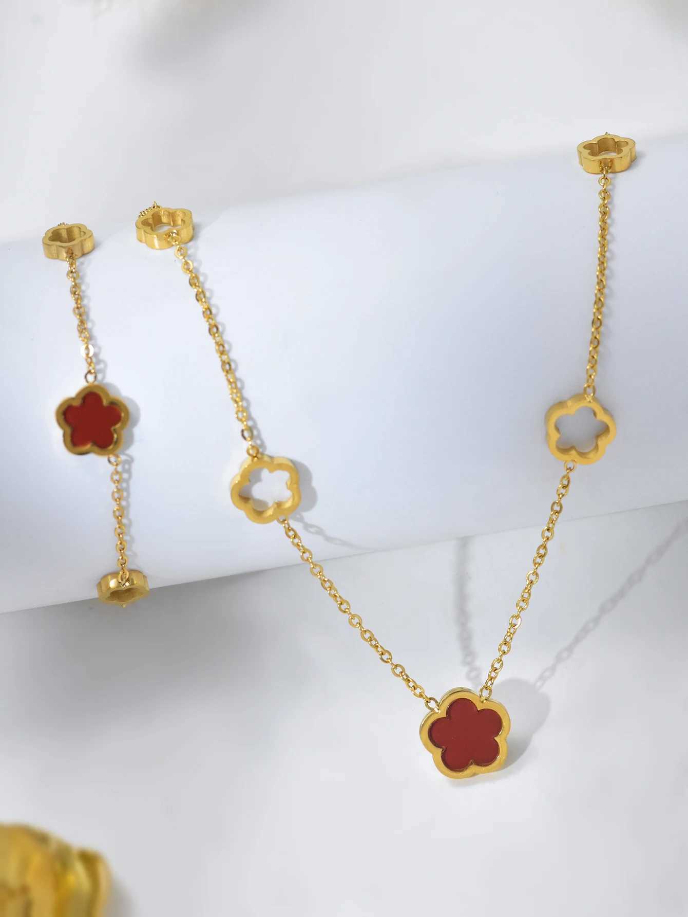 Earrings Necklace Simple fashion niche premium sense of non-tarnish stainless steel hollow five leaves grass flowers womens set H250217