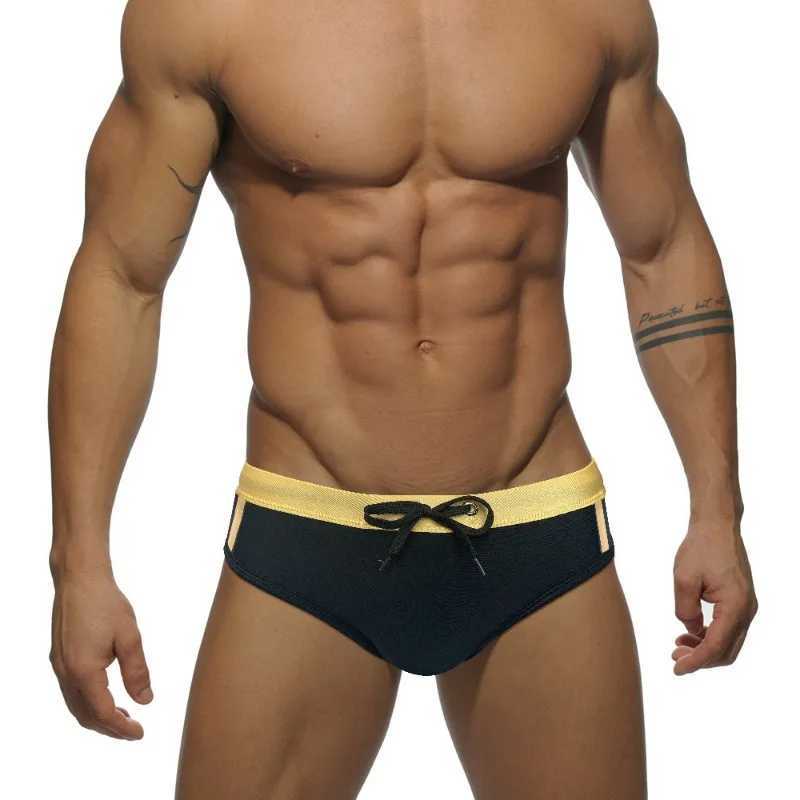 New Arrival Stripes Splicing Swimming Trunks Men Summer Breathable Comfort Swimwear Sexy Bikini Briefs Surffing Boxer Beach Shorts Swimsuits Z260313