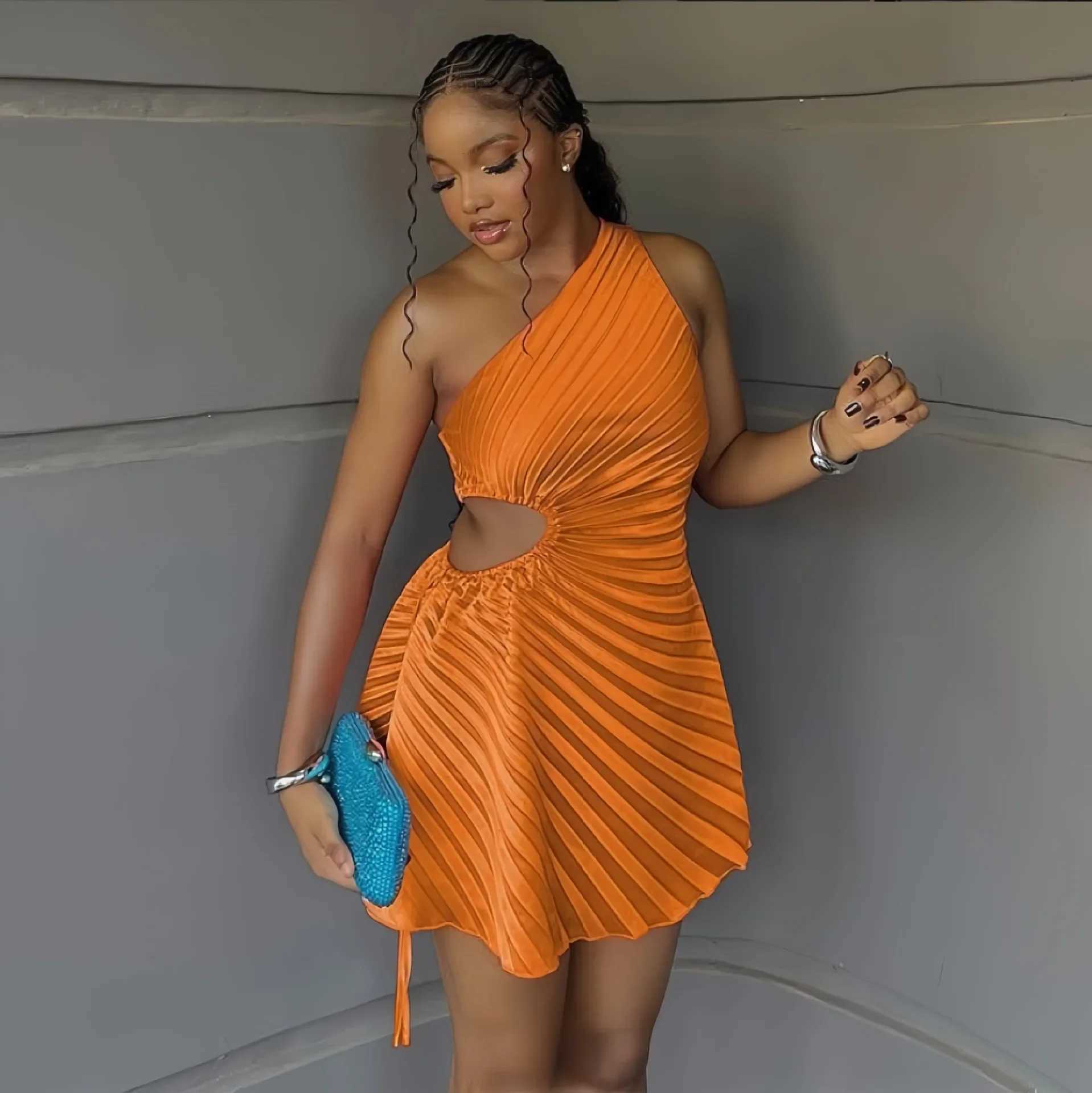 Basic Casual Dresses Women Pleated One Shouloder Slveless Cutout Waist Dress 2025 Evening Sexy Club Party Evening High Strt Dresses H25217