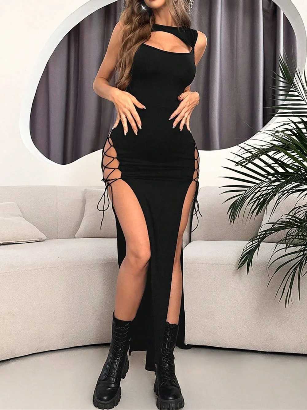Basic Casual Dresses Goth Dark Sexy Hollow Out Slveless Mid Dress Punk Strtwear Gown Gothic Rave Hem Split Bandage Dresses for Women Alt Clothing H252