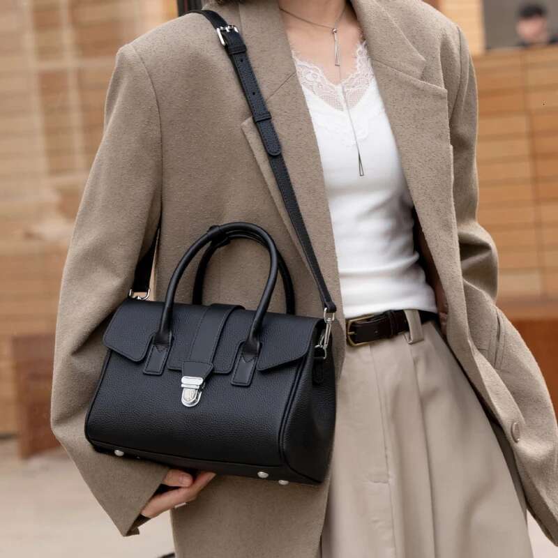 YANATARI Genuine Leather Woman Shoulder Handbags Ladies Crossbody Bags Esigner Minimalism Cowhide Bag