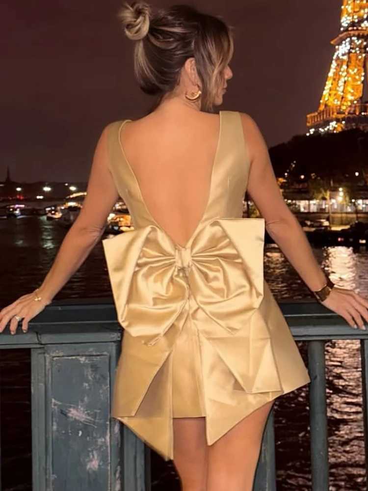 Basic Casual Dresses Fantoye Satin Sexy Backless Bow Women Dress Gold Square Collar A-line Mini Dress Female Spring Slim Elegant Party Club Dresses H2