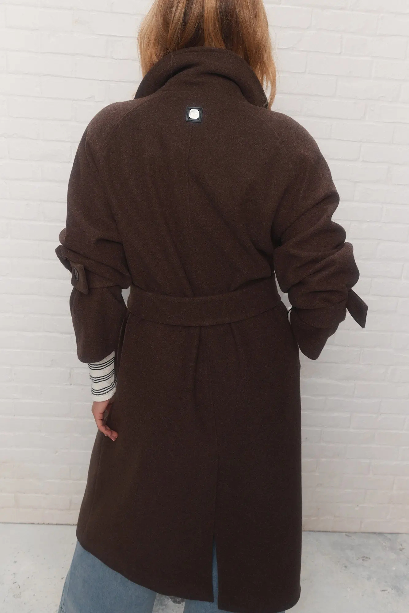 Factory Supplier Oversized Midi Cut Stylish Brown Coat with Removable Belt