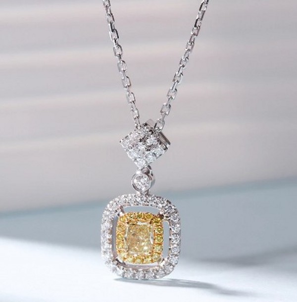 Sparkling Handmade Square Pendant Luxury Jewelry 925 Sterling Silver Cushion Shape Yellow Topaz CZ Diamond Gemstones Party Women Wedding Clavicle Neck
