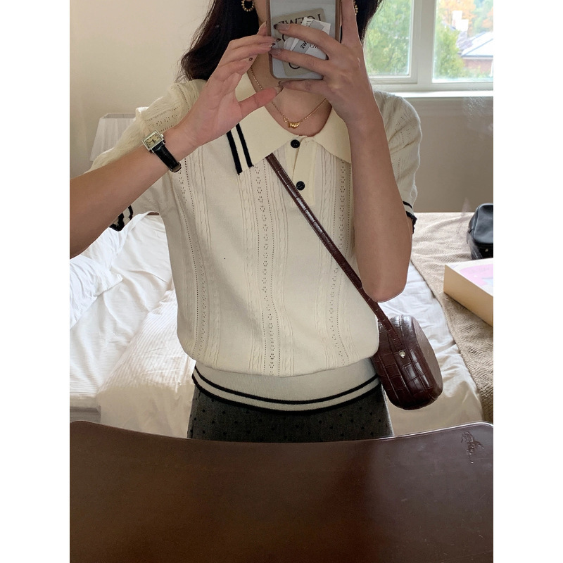 2025 New favorite in the Year of the Snake! College style POLO collar knitted short-sleeved top, a must-have for color-blocking fashionistas dongdumao