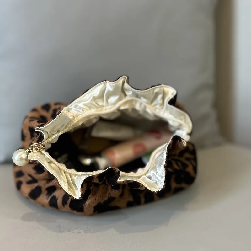Fashion Women Pearl Zipper Makeup Bag Large Capacity Toiletry Travel Organizer Pouch Ladies Leopard Printed Make Up Bags Gift 250217