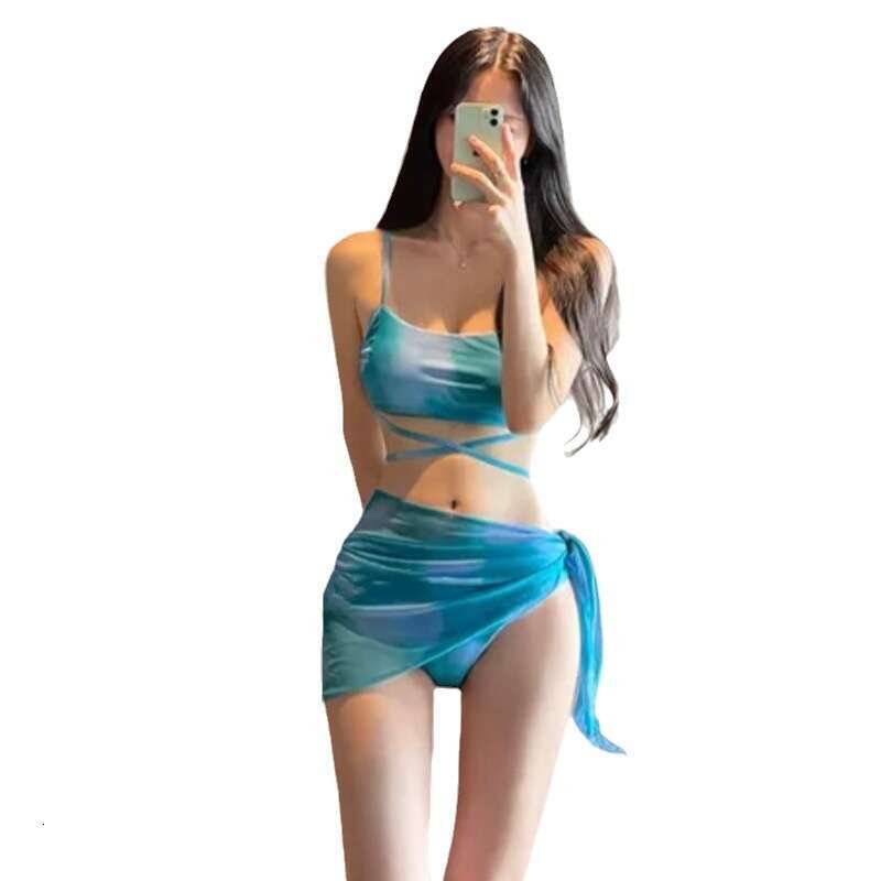 New Gradient Swimsuit Women's Feeling Open Back Tie Bra Split Spicy Girl Bikini Three Piece Set Swim Bathing Suits for Women Designer Swimsuit Ne