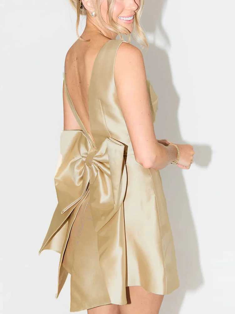 Basic Casual Dresses Fantoye Satin Sexy Backless Bow Women Dress Gold Square Collar A-line Mini Dress Female Spring Slim Elegant Party Club Dresses H2