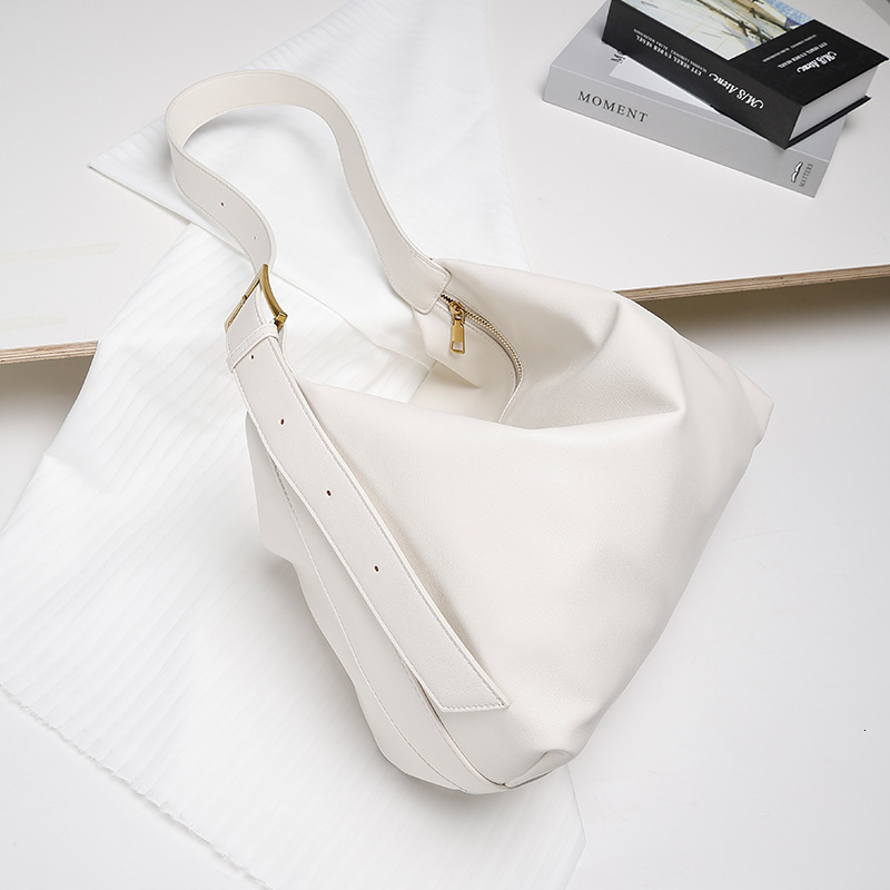 Designer Designer 2024 New Crossbody Versatile Casual Women's Shoulder Sense Commuter Large Capacity Soft Leather Tote Bag