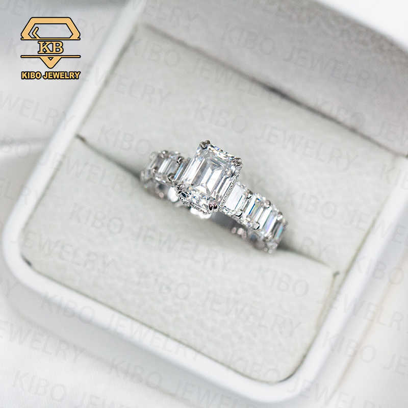 Pass Diamond Tester Custom Fashion Rings Iced Out Emerald Cut Moissanite Ring 925 Silver White Gold Plated Rings Jewelry Women
