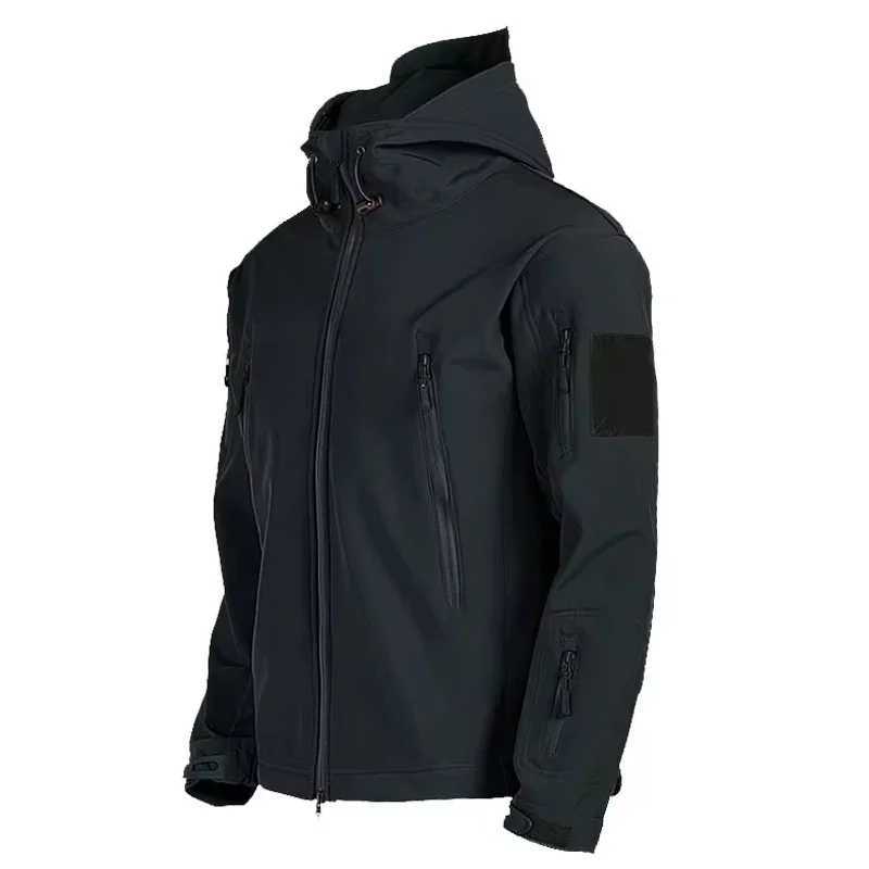 2024 Fall And Winter New Mens Tactical Jacket Sharkskin Soft Shell Windproof Waterproof Jacket Multi-Pocket Warm Mens ClothingT250218