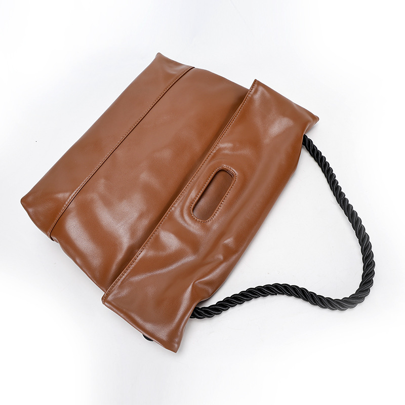 Designer Designer Fashion Spring New Style Soft Leather Women's Large Capacity Simple Commuter Student Single Shoulder Tote Bag