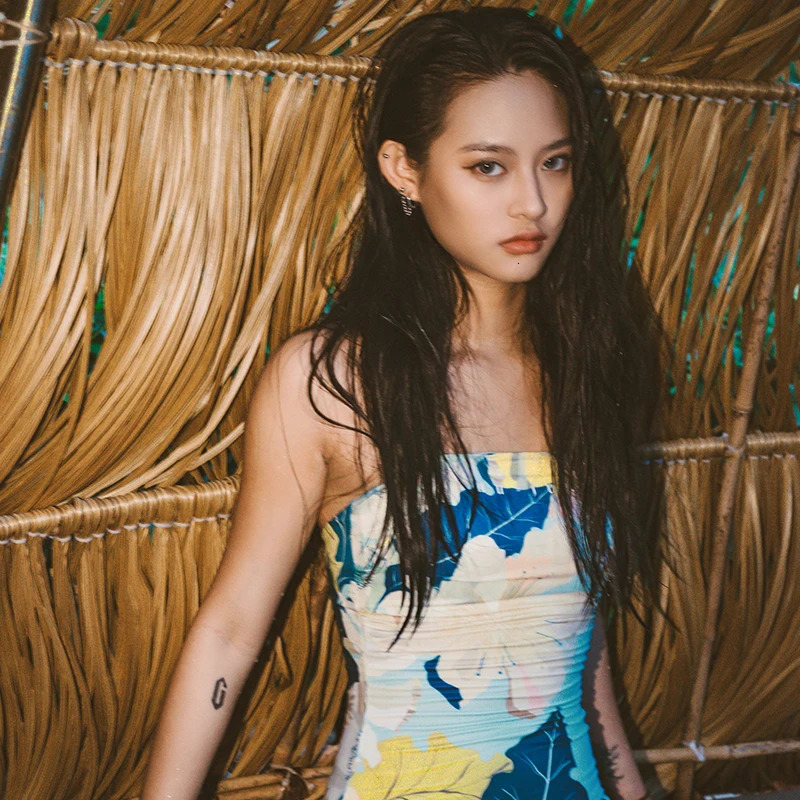 NuJuneWomens Sexy One Piece Swimsuit HighEnd Bathing Suit High Waist Floral Print Swimwear for Women Beach Wear 250213