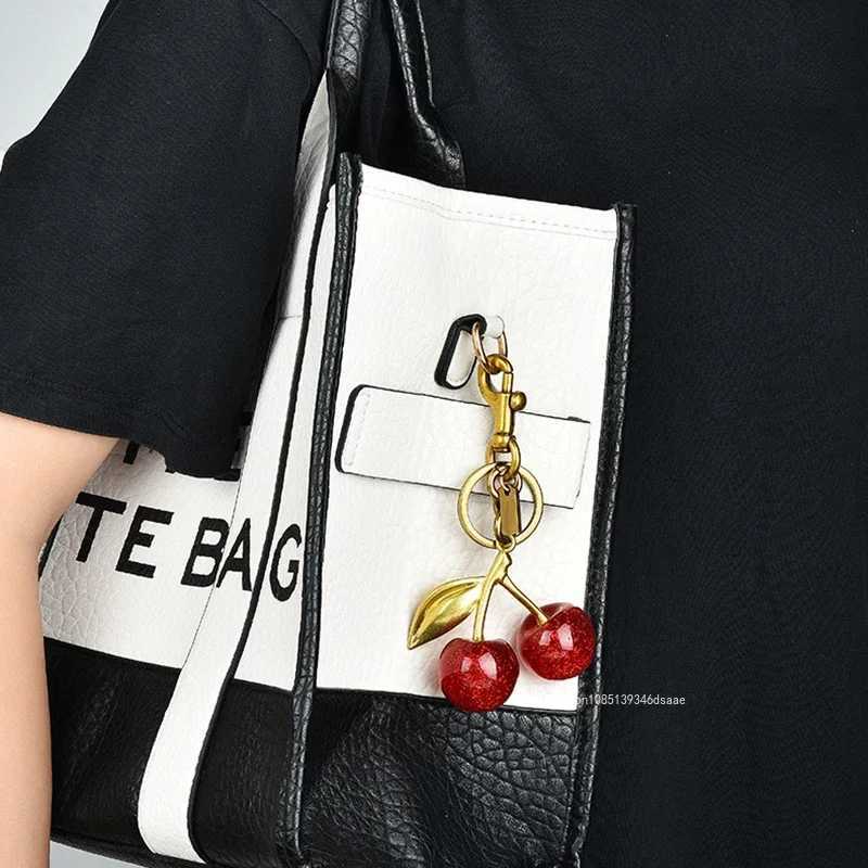 Keychains Lanyards Red Cherry Pendant Keychain for Womens Cute Bag Decoration Multifunctional Jewelry Car Key Accessories Trendy Charm Keyring H250217