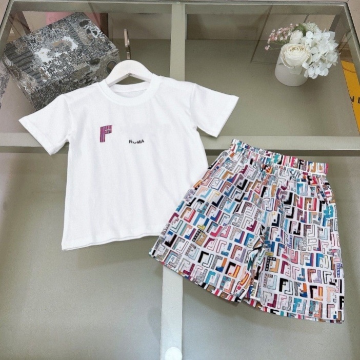Luxury children's sportswear designer brand Baby Boys Girls clothing set Classic brand clothing set Children's summer short sleeve two-piece set size 90cm-160cm A15