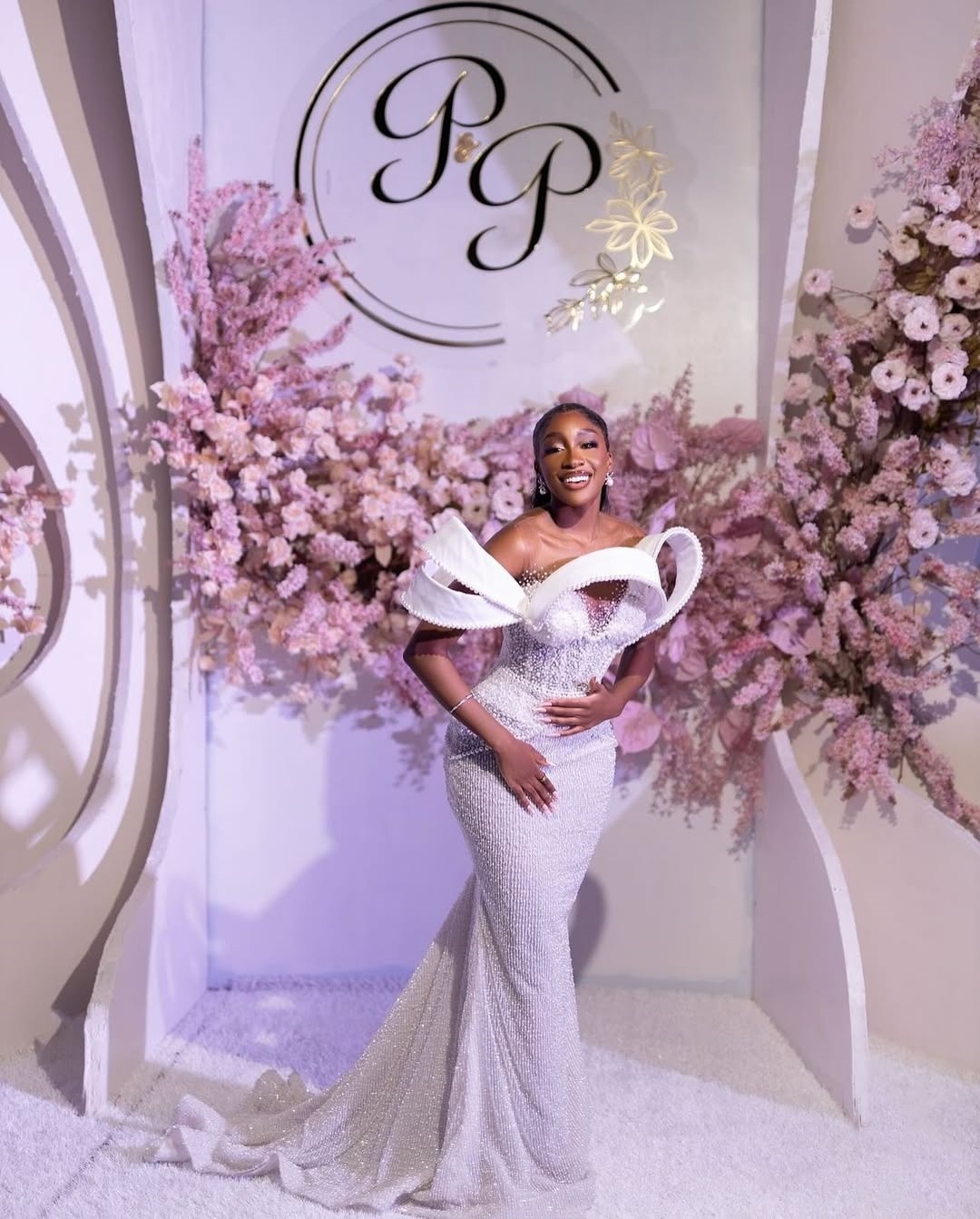 Exquisite Pearls Wedding Dresses Sequins Mermaid Bridal Gowns Beading Customized Slim Princess Sweep Train Bride Dress Vestidos De Novia