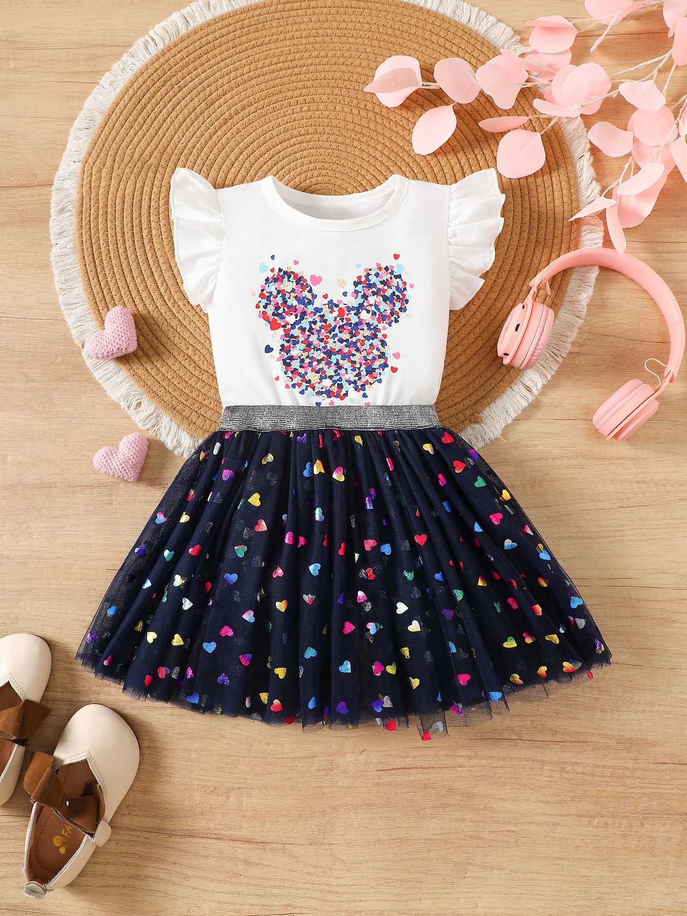 Summer childrens girls clothing set with heart-shaped printed short sleeved top colorful heart-shaped picture skiing 2PCS clothing Valentines Day gift