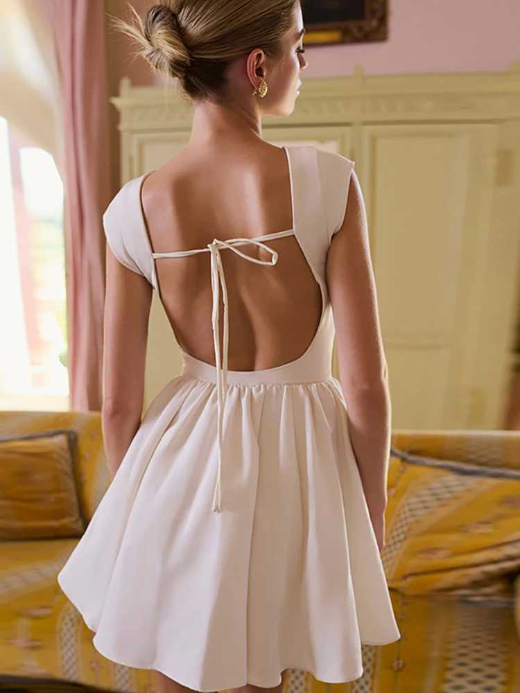 Basic Casual Dresses Fantoye Sexy Backless A-line Women Dress Black Slveless High Waist Dress Female Autumn Slim Elegant Party Clubwear Vestidos H2521