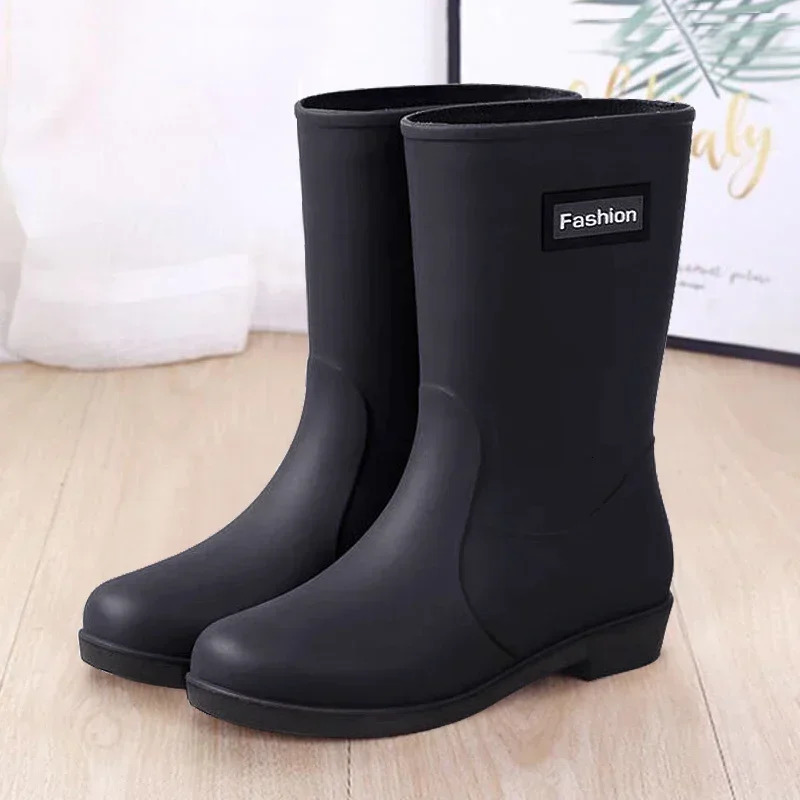Rain boots womens four seasons fashion outdoor mid-tube waterproof non-slip rubber shoes fashion rain boots with cotton cover 250217