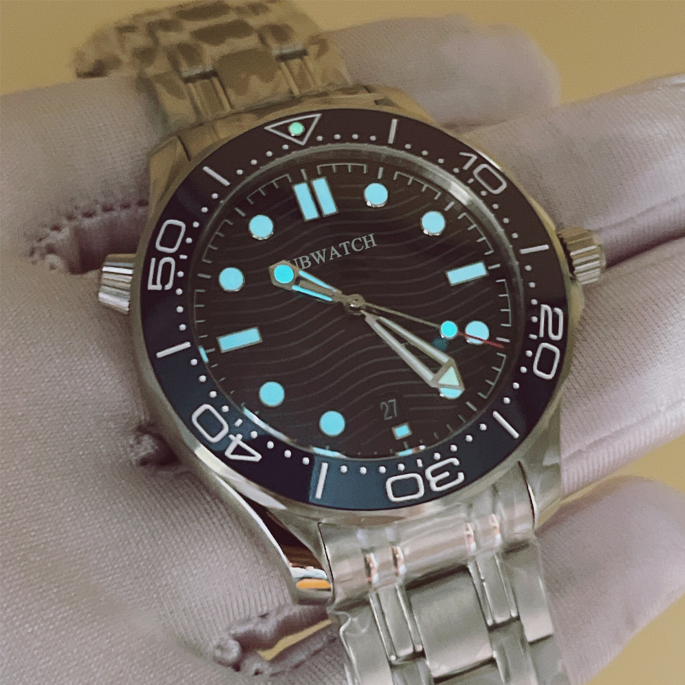 2025 New Style Luminous Automatic Movement Men's Watches Transparent Back Various Dial Colors Wristwatches With Stainless Steel Bracelet and Rubber Strap