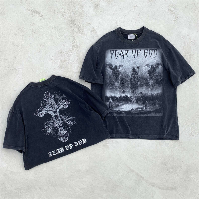 The correct version of the West Coast street is done with old washing technology, digital direct spray printing, VTG round neck short T