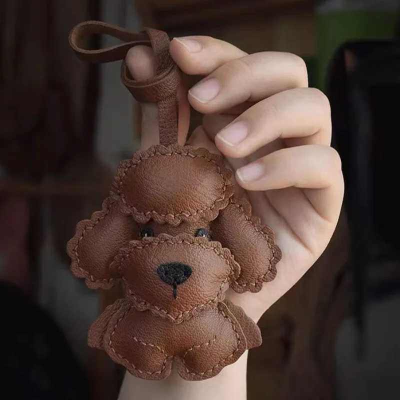 Keychains Lanyards Handmade Genuine Leather Cute Puppy Bag Keychain Pendant Car Key Ring For Women Men Charm DIY Accessories Couple Lover Gift H250217