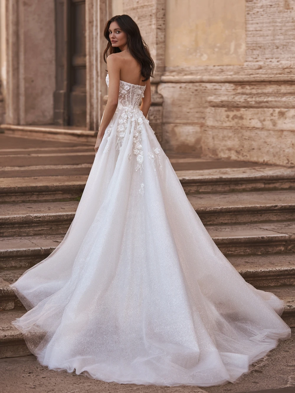 Simple Strapless Wedding Dresses 3D-Floral Appliques Mermaid Bridal Gowns with Overskirts Lace Customized Princess Sweep Train Bride Dress Vestidos De