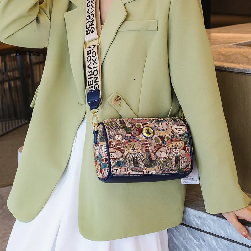 Original Bear Crossbody For Women 2025 New Women's Casual Versatile Canvas Lightweight Shoulder Bag