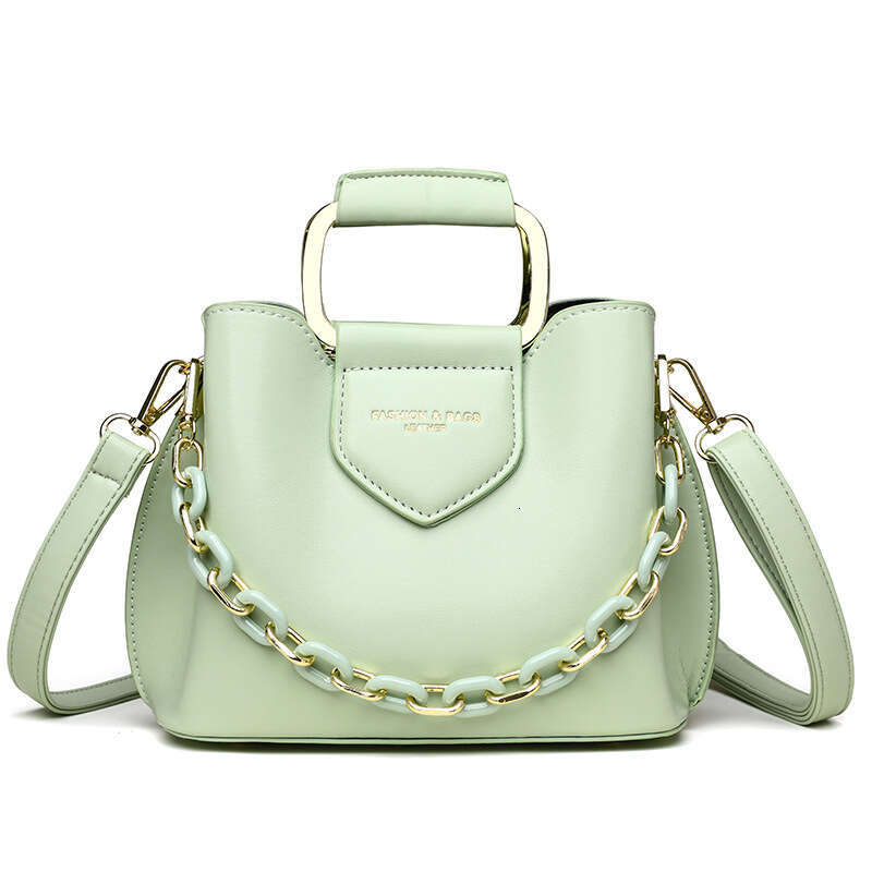 Women's 2024 New Bucket Trendy Korean Shoulder Handbag Chain Commuter Diagonal Fashion Small Bag