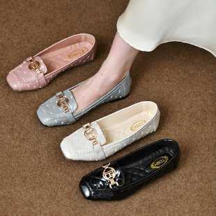 Red soled shoes, sandals, slippers, shoes Large size square toe shiny in flat bottomed soft breathable bean fashionable scoo