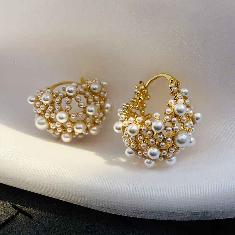 Irregular Metal Pearl Earrings European And American Style Personalized Fashion Stud Earrings Ladies Girls Travel Accessories 250218