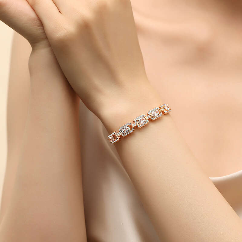 Geometric zircon bracelet with a light temperament and trendy women's style, adjustable for 2024 new trend