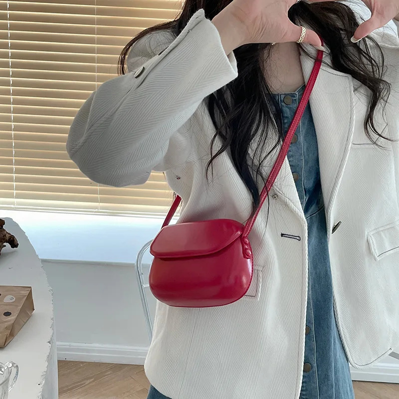 Korean Retro Women Saddle Bag Pu Leather Mini Messenger Bag Female Small Purse Shoulder Bag Fashion Wild Crossbody Bag 250214