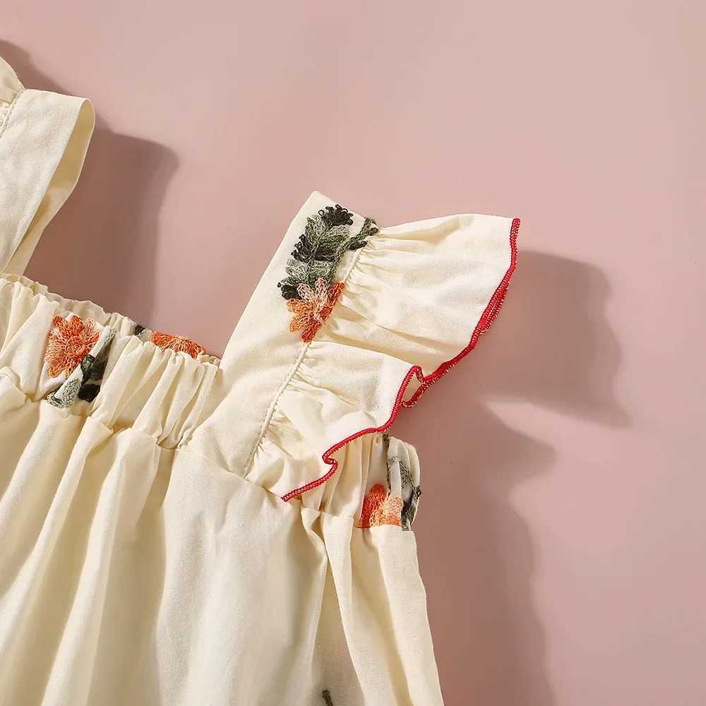 Summer Girl Cotton Sleeveless Set 2 pieces/piece Girl Flower Embroidered Small Sleeve Top+Solid Color Shorts W250218