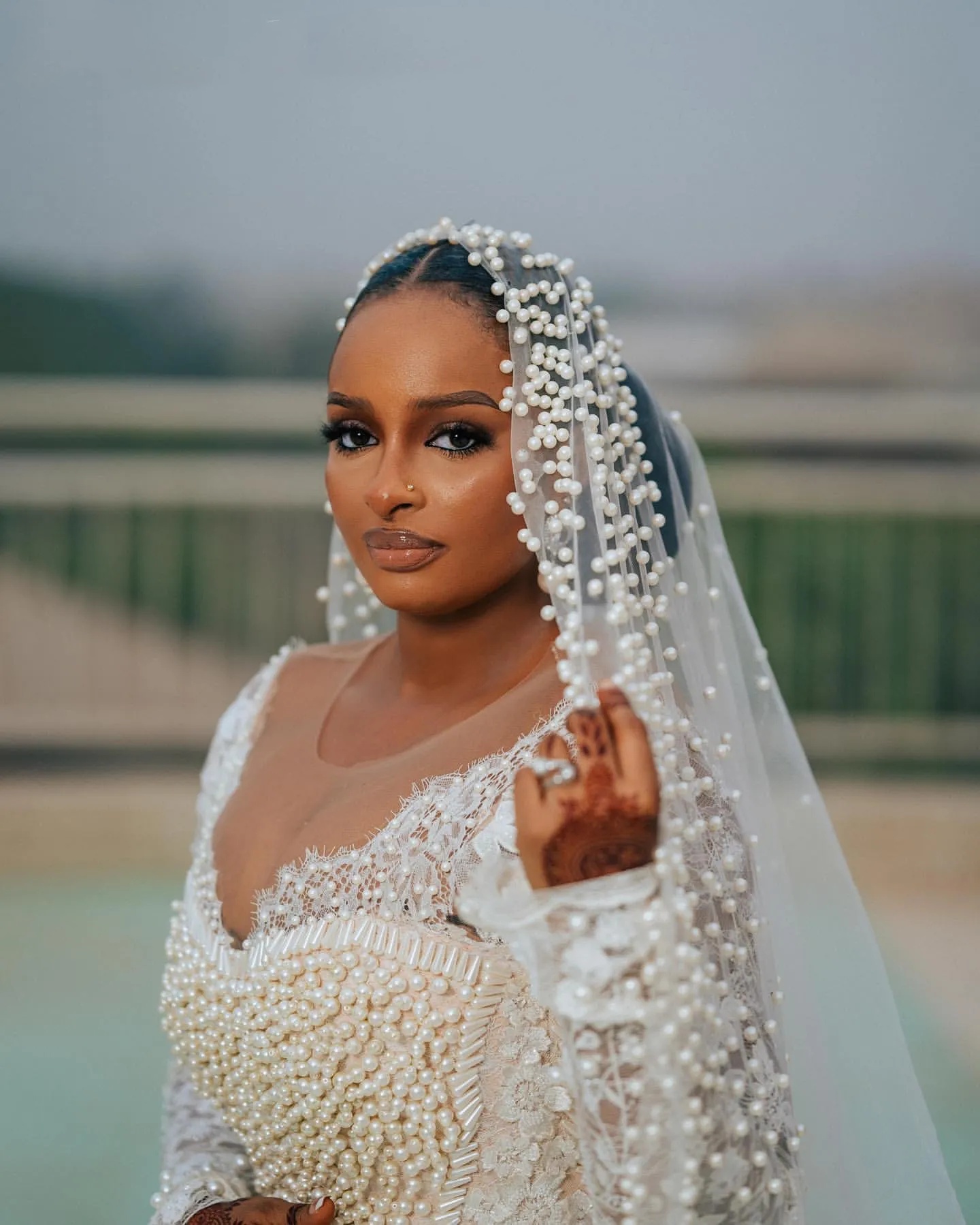 Luxury Pearls Wedding Dresses Lace Mermaid Bridal Gowns Long Sleeves Illusion Customized Princess Sweep Train Bride Dress Vestidos De Novia