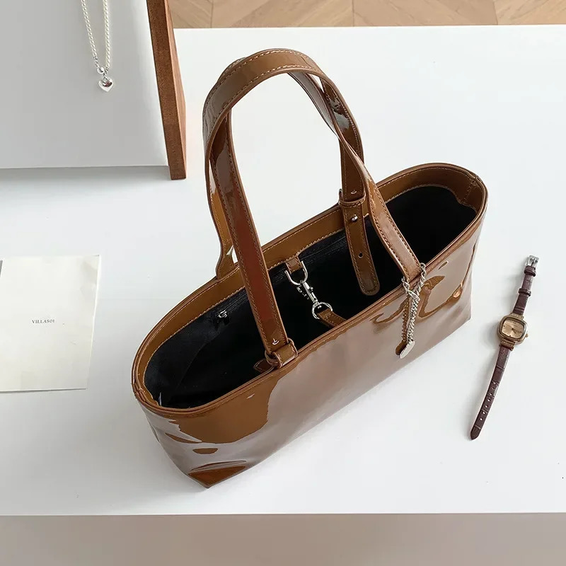 Lacquer Leather Shiny Surface Handbag For Women Spring Large Capacity Retro Underarm Bag Temperament Red Tote Bag 250217