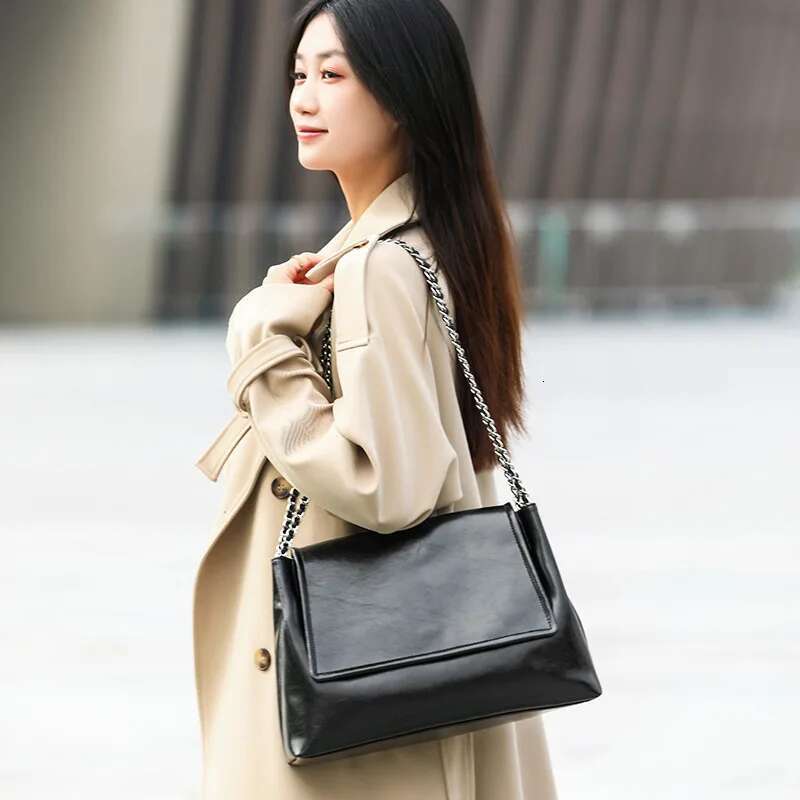 Chain Shoulder Bag Woman Soft Leather Large Capacity Square Tote Vintage Fashionable Cowhide Underarm Handbag Shopping