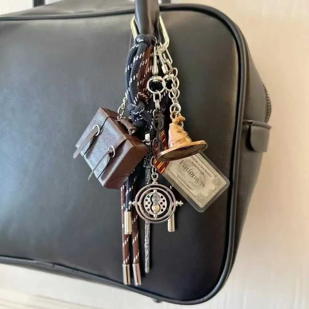 Keychains Lanyards 2025 New Brown Style Movie Cute Heart Extremely Complex Bag Pendant Weaving Rope Ornament Accessories Gift H250217