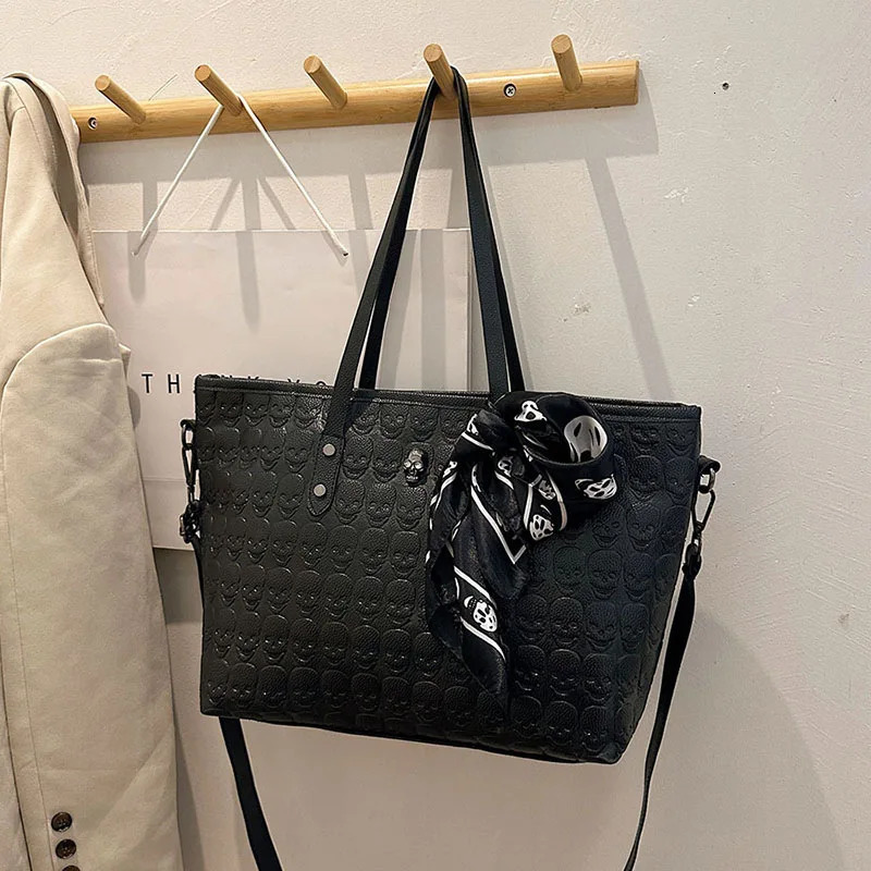 European and American Rivet Large Bag Printed Skull Silk Scarf Shoulder Handbag Fashion Casual Womens 250206