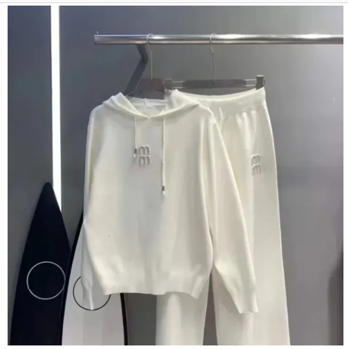 Womens Tracksuits Autumn Winter Knitted Hoodie Set with Embossed Lettering and Hot Diamond Detail Casual Loose Fit Sweater in 4 Colors L260116