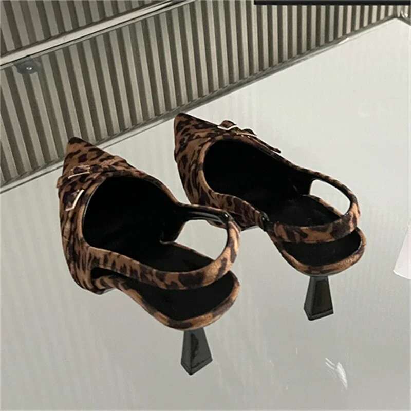 Street Style Leopard Print Buckle Woman Pumps Pointed Toe Sgbacks Shoes Sexy Low Heels Party Dress Sandals
