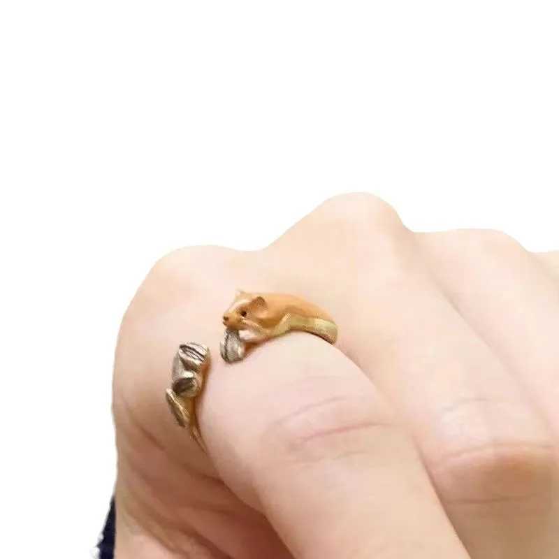 1Pcs Fashion Squirrel Sunflower Seed Cute Copper Ring Men Women Party Daily Gift Wear AdjustableXJ250219